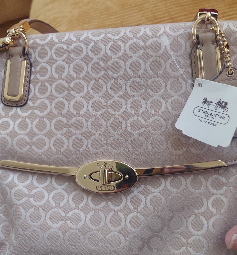 Coach Light Tan With Signature  C. Sachel/ Shoulder Bag NWT. Incl. Dust Bag - Picture 2 of 12